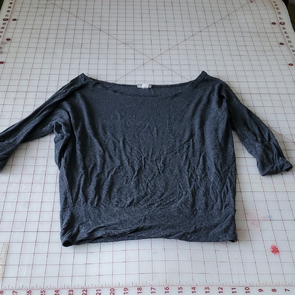 Women's size small gray top